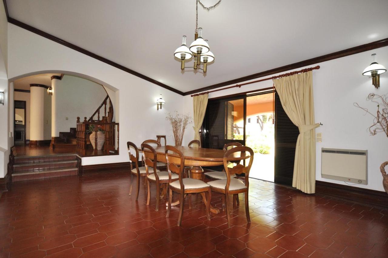 Set In Good Sized, Mature Gardens Which Afford A Very Good Degree Of Privacy And Loulé Exterior foto